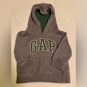 GAP sweater